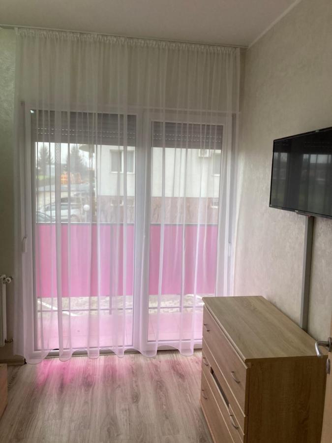 Bhoeme Apartament Oradea Eksteriør bilde
