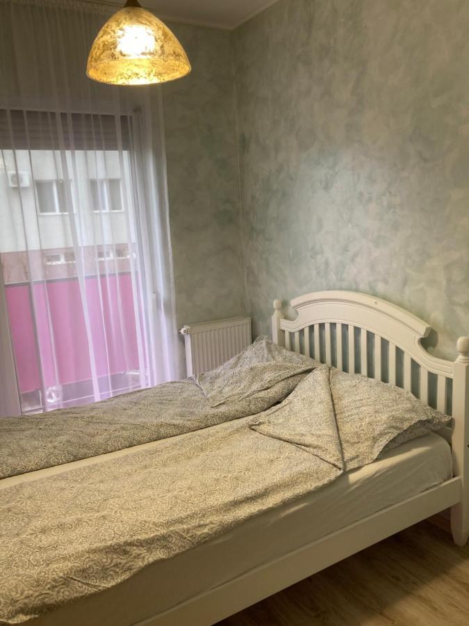Bhoeme Apartament Oradea Eksteriør bilde