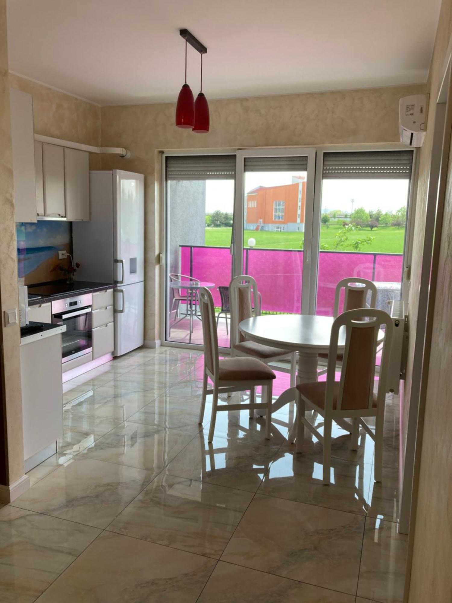 Bhoeme Apartament Oradea Eksteriør bilde