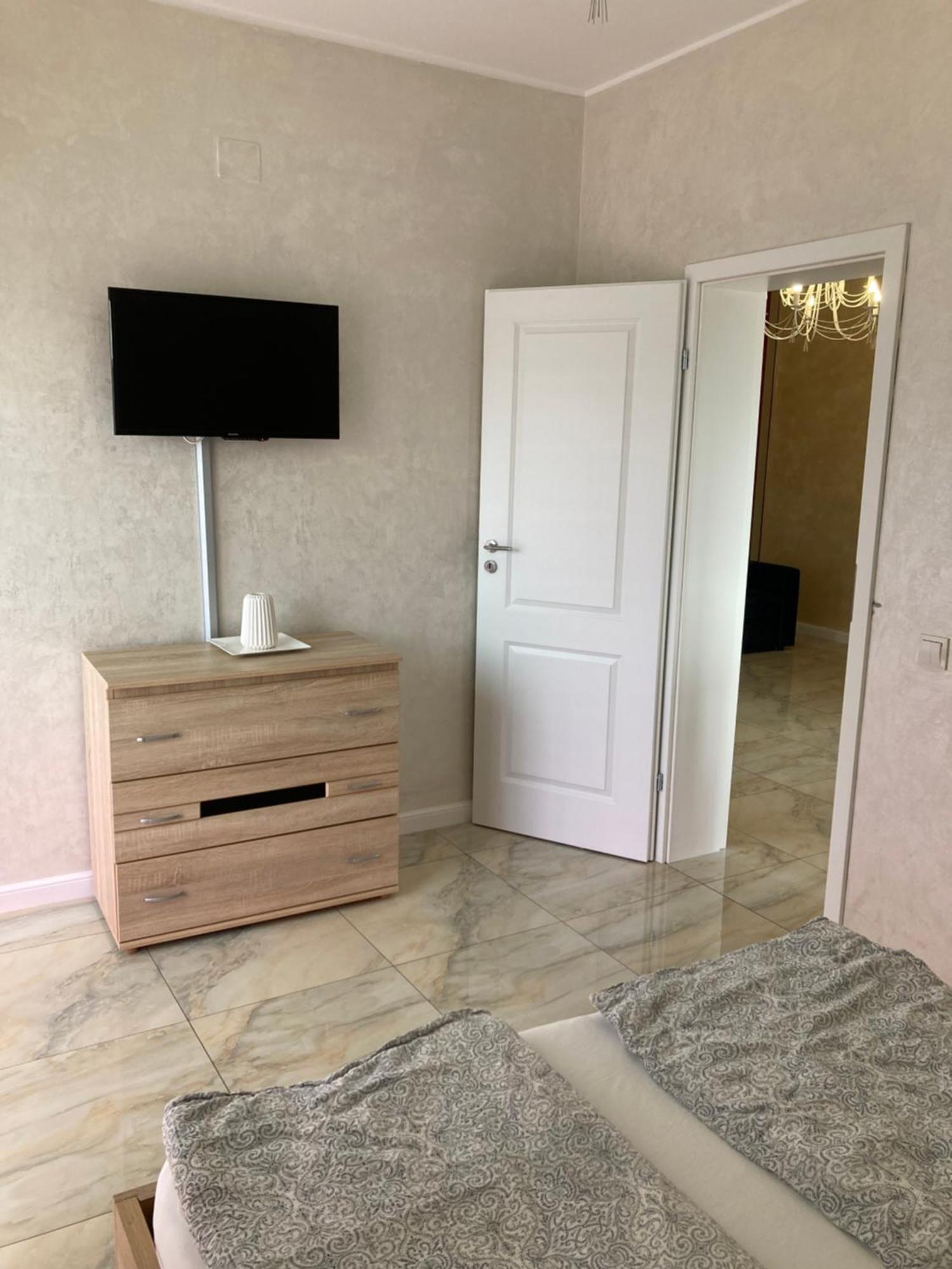 Bhoeme Apartament Oradea Eksteriør bilde
