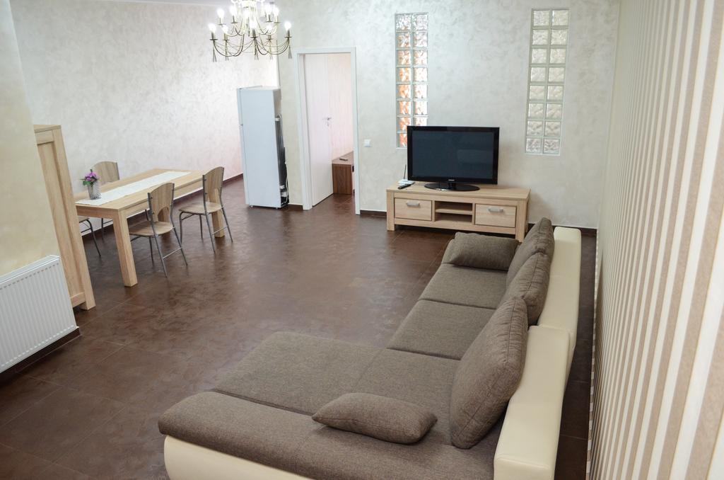 Bhoeme Apartament Oradea Eksteriør bilde