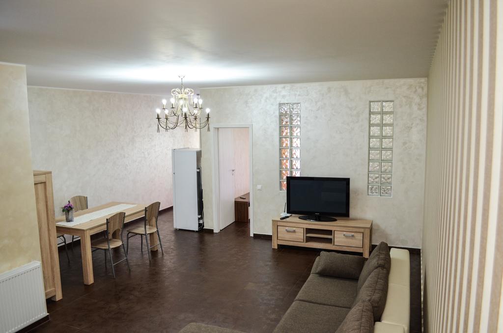 Bhoeme Apartament Oradea Eksteriør bilde