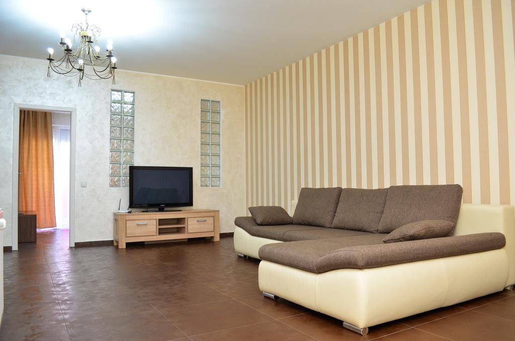 Bhoeme Apartament Oradea Eksteriør bilde